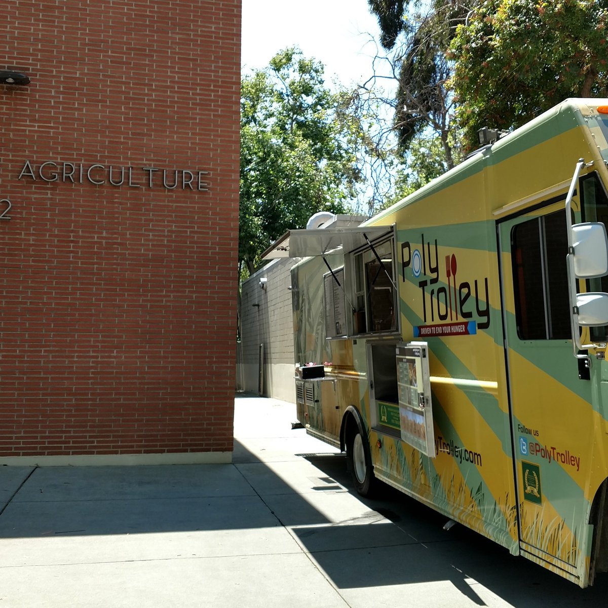 PolyTrolley tweet picture