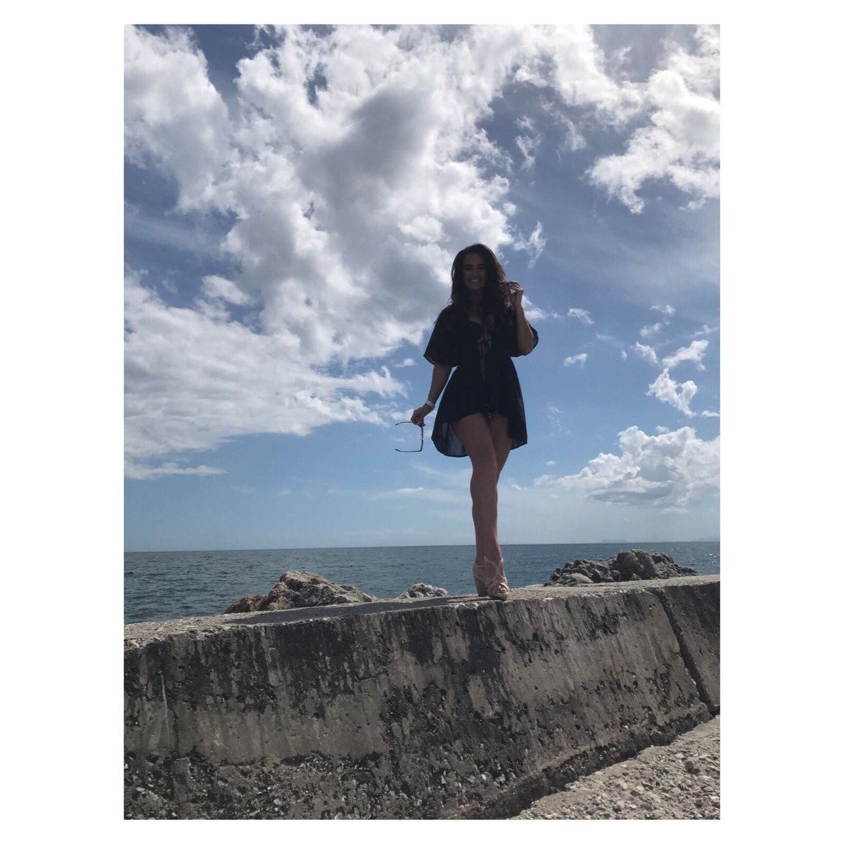 DeoneRobertson's tweet photo. Had the best time @PlazaBeach_ #Marbella celebrating this beauty's hen 🥂 with the best group of people! ❤️ https://t.co/CqncD5fhZN