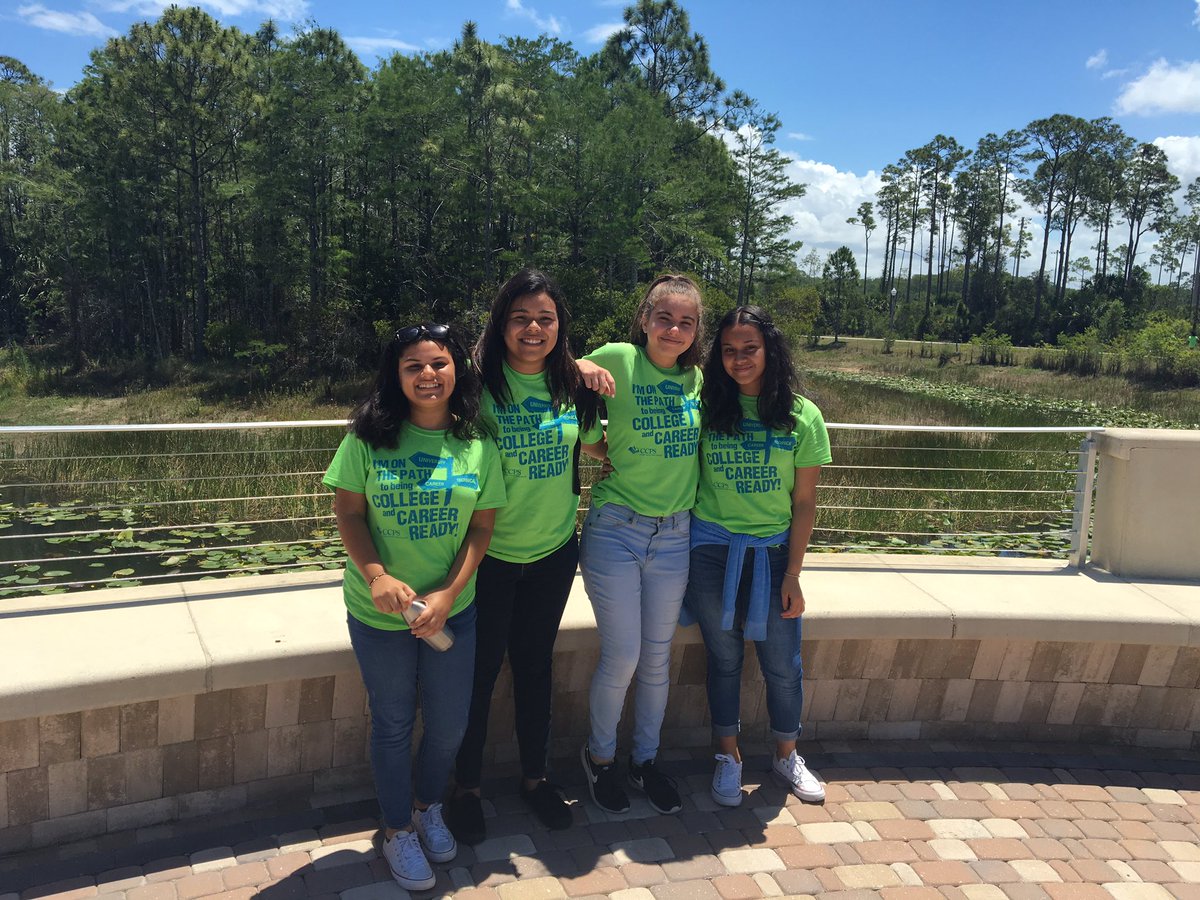 jamesksaunders's tweet photo. @GGM_SOARS FGCU with seventh graders. https://t.co/9uYPdZ7sc3