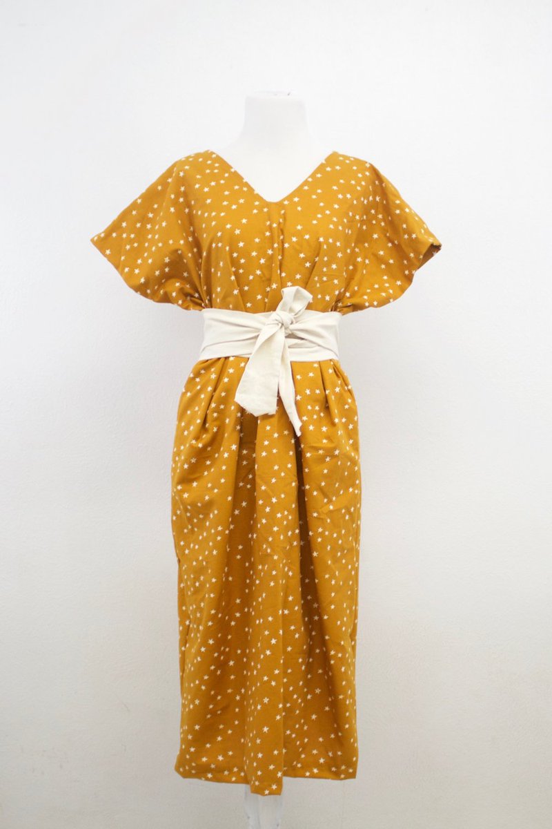 alisonwandzura's tweet image. After watching @truecostmovie, it's inspiring to see companies like @ShopArrowroot: bit.ly/2qWzHAG #ethicalfashion @Lokithewolfdog