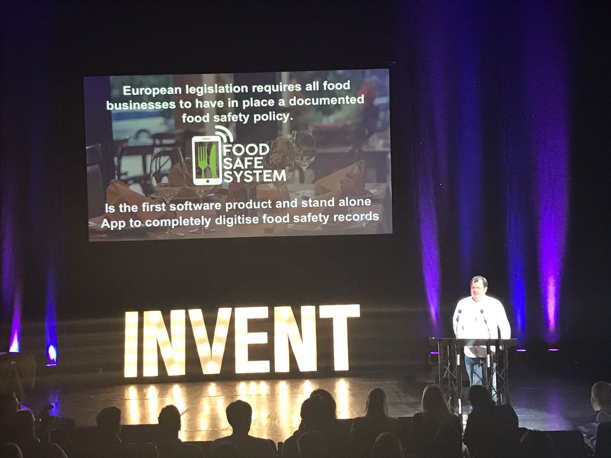 RachelMcA_987's tweet photo. @Zaratreacy hanging on every word from @FoodSafeSystems #lifeiscomplete #invent17 https://t.co/Gkvm1Pr4Yu