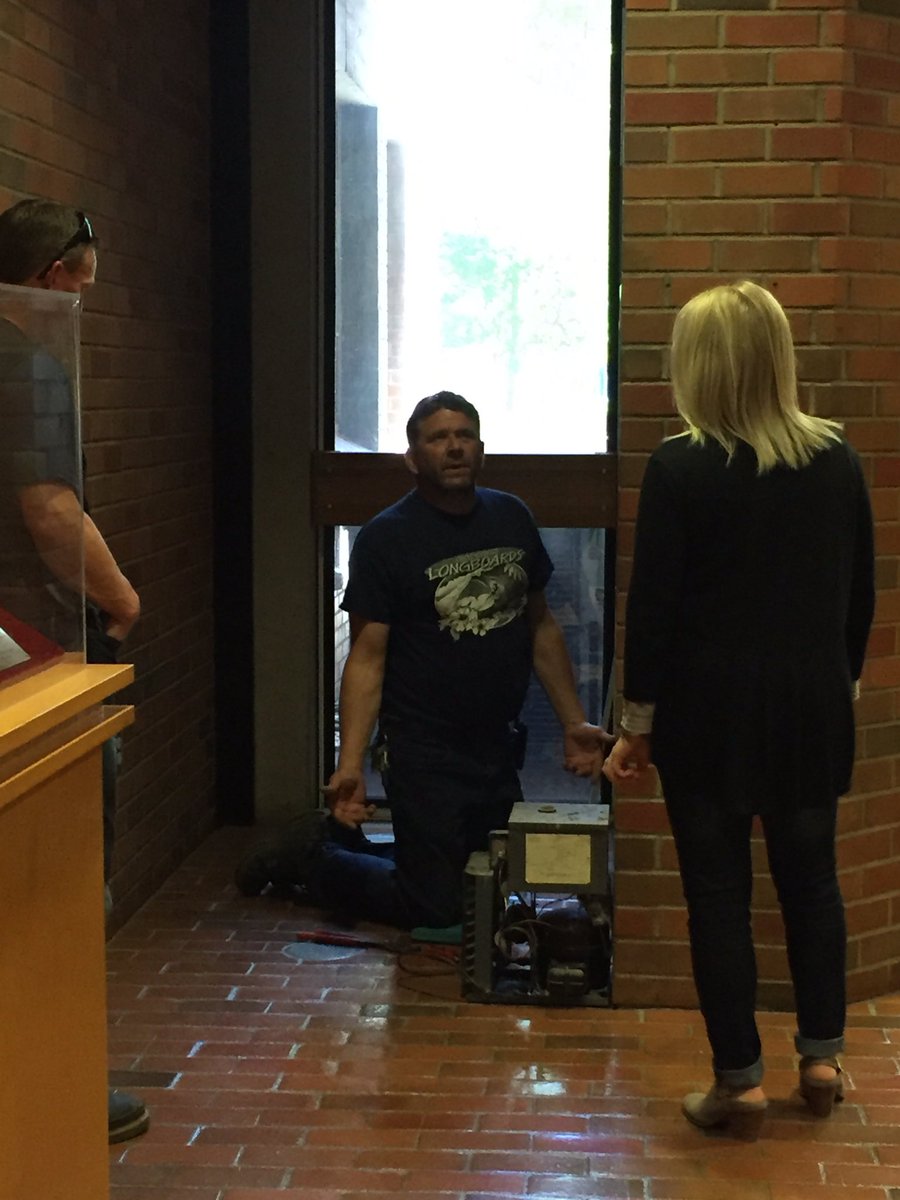 CWULibrary's tweet photo. Exciting water fountain things happening. Stay tuned! #brookslibrary https://t.co/GcQI20LRDB