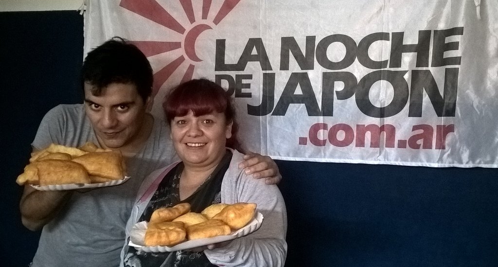 Vlakmam's tweet photo. #Comimos gracias a la radio por un par de entradas al cine 18 tortas fritas! Grass Alejandra! https://t.co/Yk0oCYqOvX