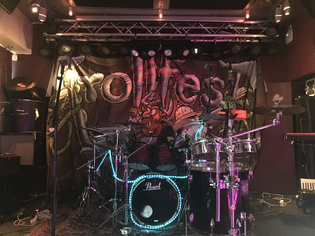 TrollfesT_Band's tweet photo. We are ready at @hardrockcafe Oslo! #Caving #Spelunking #helluvatime #Helluva2017 #tnbm #trolls #trollfest #truenorwegianbalkanmetal https://t.co/f7TSd5dgze