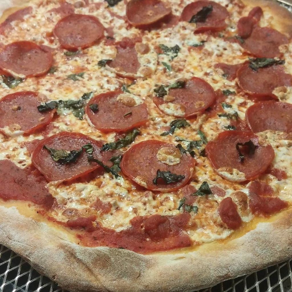 CleanHealing's tweet photo. 🍕🍕 Ready for some lunch? 🍕🍕 .
.
.
.
.
.
#Cleanhealing #pizza #theclear™ #clearfam #organic #lunch #phototag_it #delicious #pepperonipizza … https://t.co/A2RyxorsC5
