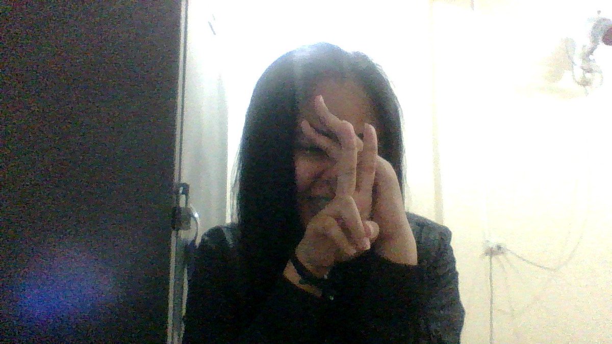 leehamtaf's tweet image. Staying up late just to finish one freaking chapter. Okay, I can do this! Work work work 🤓 #writerfeels