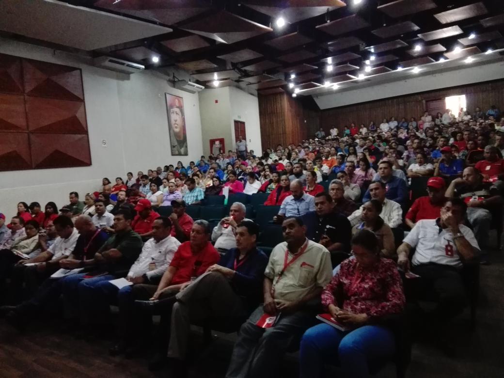 PetroleroBoyaca's tweet photo. 📷 #Fotos | Así va el conversatorio con los petroleros con el gte gral de la Div. Boyacá de @PDVSA sobre la Constituyente #ConstituyenteYPaz https://t.co/euVt5Spms3