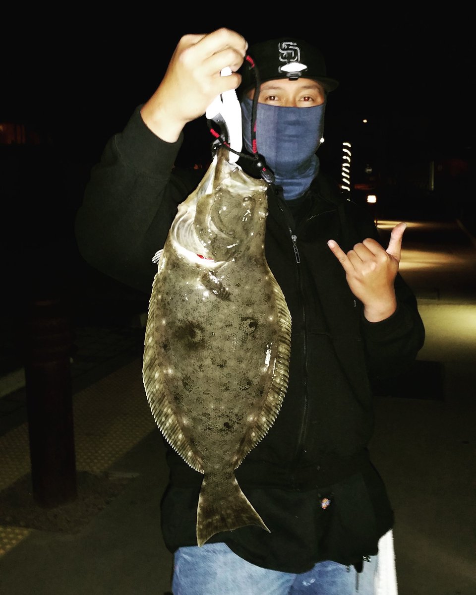 JigJigPow's tweet photo. Been a long time since I've caught one of these guys. An inch short from legal.
#Halibut #SanDiegoFishing #SoCloseYetSoFar https://t.co/CLno09Jwm7