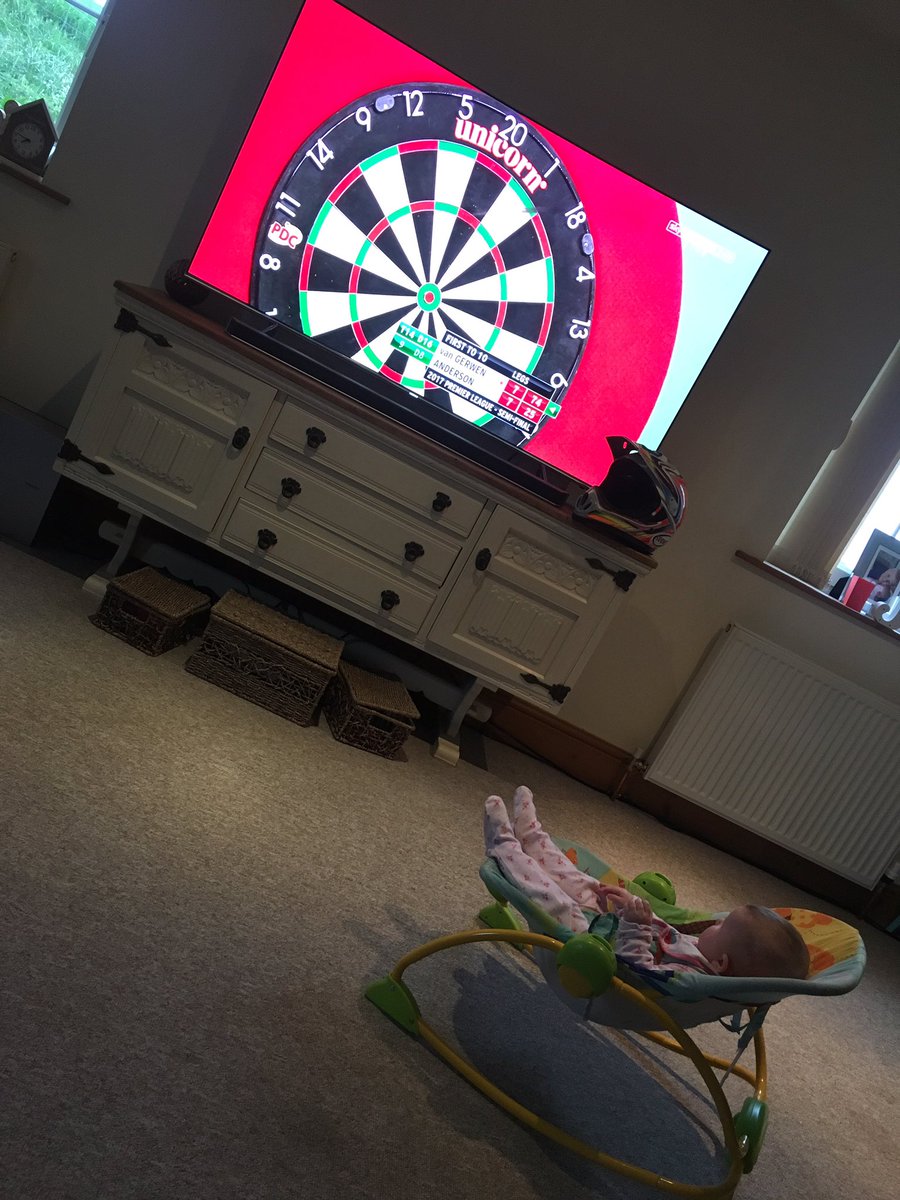 JetwashJonny's tweet image. Our little Katie will not take her eyes off the #darts she loves it! #LearningToCount