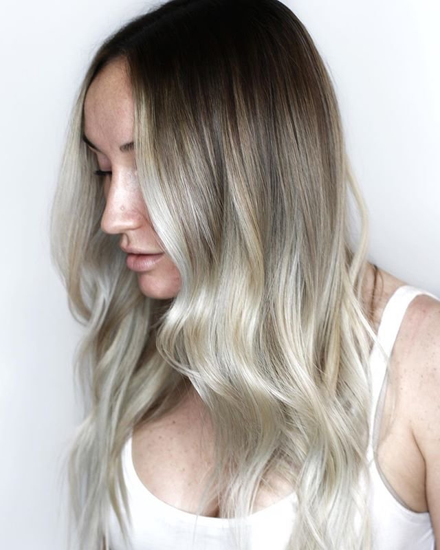 This blonde 🙌🏼 done by the talented @sophiepaje #lorealpro #brushsalonyvr #lorealprocanada : <a href="/brushsalonyvr/">BRUSH Salon</a>