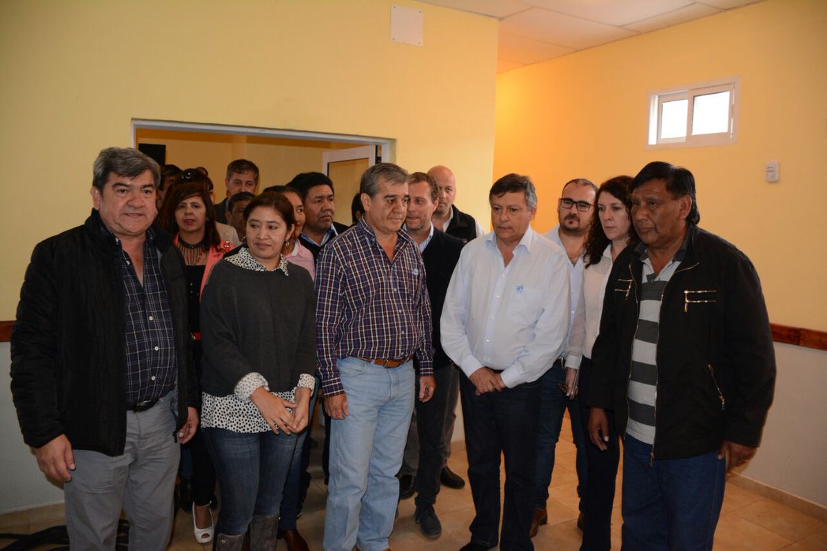 ChacoSalud's tweet photo. 👉#Ahora La ministra junto al gobernador inauguran las obras de los caps de Curushi y Nocaayi en Castelli #ElEstadodetuLado #MejorServicio https://t.co/tUlRsOuxOJ
