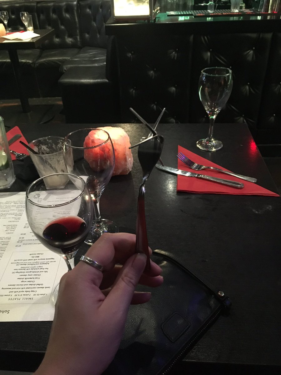 Char_Sutherland's tweet photo. Neil Edwards the Master Magician @ZebranoBars was incredible! https://t.co/MYH6Y8UP7c