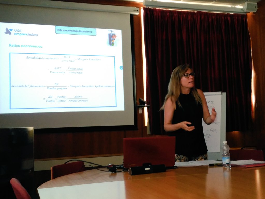 UGRemprendedora's tweet photo. Segunda tarde con @Mjgl1 donde hemos hablado sobre métricas, ratios y valoraciones de las #startups en #TalentoUGR https://t.co/ynd5nnVsZw