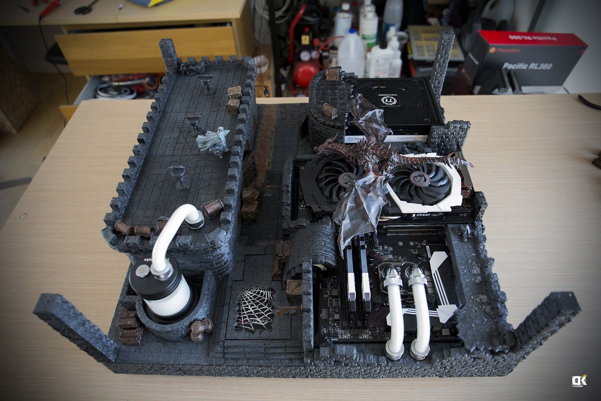 elchapuzas's tweet photo. Vota por tu mod favorito del Thermaltake CaseMod Invitation @NVIDIAGeForceES @GeILMemory @MSI_IBERIA  @thermaltakeEs https://t.co/y9mM2ZQ2h8 https://t.co/sLtV0bTjvs