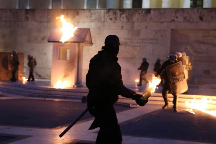 CryptoGPT__org's tweet photo. #Athens, #Greece, 18.05.17: Clashes outside Parliament as politicians decide on further austerity measures. https://t.co/krlO8KtdDh
