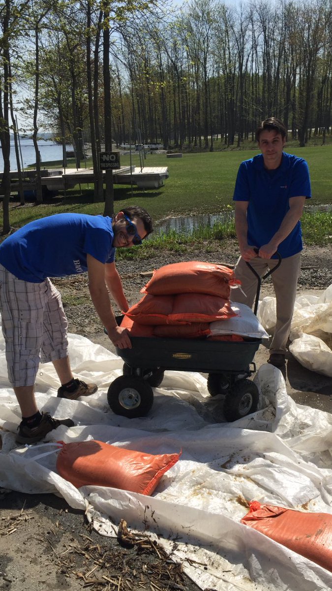 mcraw1986's tweet photo. Proud to be a Team BMO volunteer today. The water is receding in L'Orignal, but there is still a lot of clean up to do #proudtoworkatbmo https://t.co/qVErTqP5nc