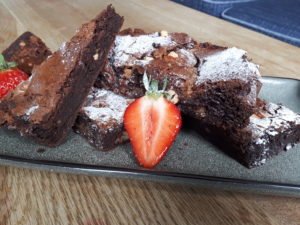 GreenRoom_RR's tweet photo. One of our favourite sweet treats, gluten free choc brownie with salted caramel &amp; cashews. Get the recipe here - https://t.co/ycEZoZfr0K https://t.co/ZPOn2qXjg8