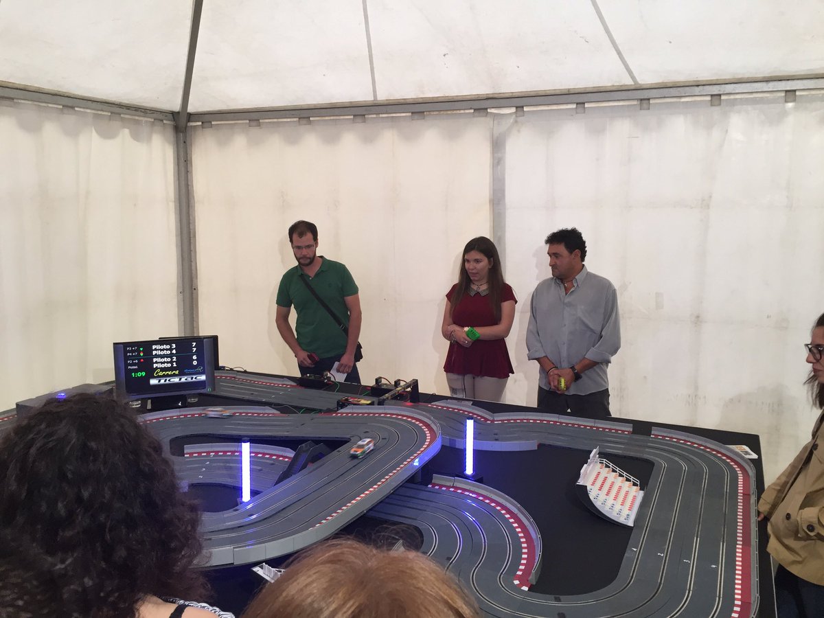 angl_campo's tweet image. Continúa el campeonato nacional de scalextrix #PROService en el #OPENPRO de Lleida