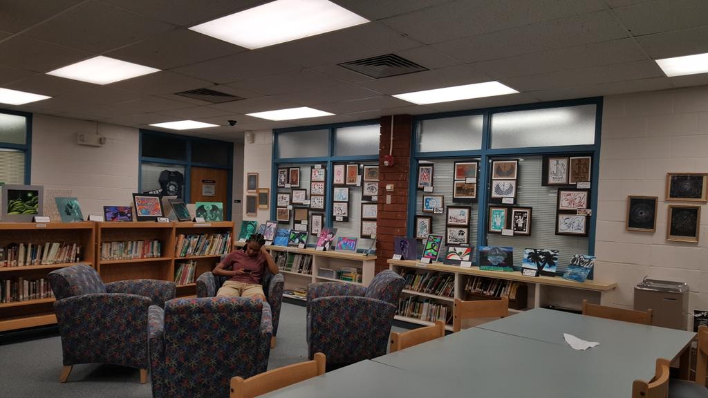 WMMSBiblioTech's tweet image. It&apos;s the Spring Art Show Day! #heartoftheschool #librarytransformation @WestMillbrook