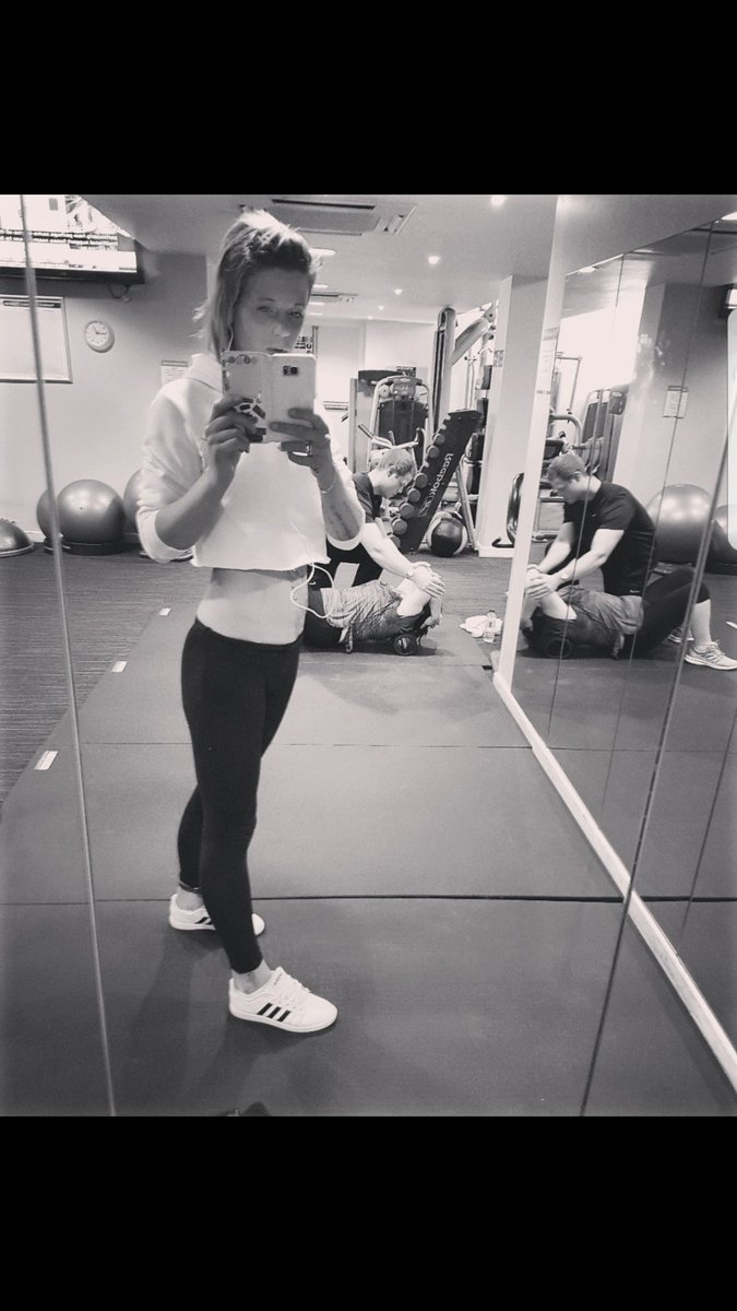 trix018's tweet photo. #happyplace #gymlife #GymSelfie #inked #tattoedgirl https://t.co/KnNjbxrU69