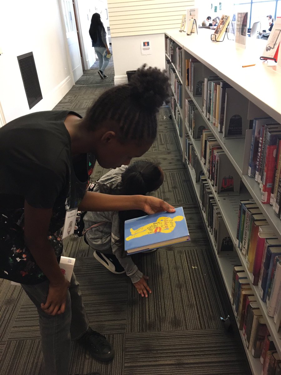 MadisonMiddleLibrary tweet media