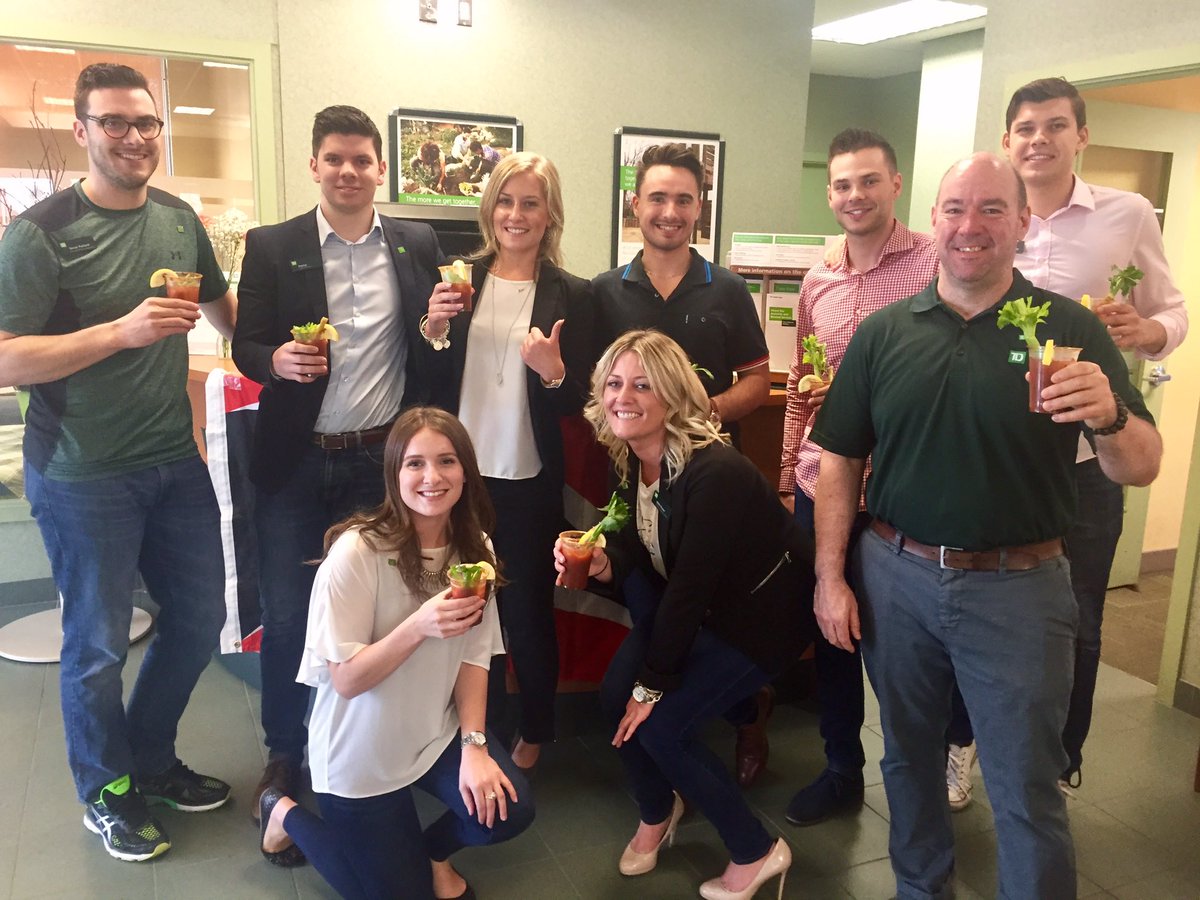 NikkiPower22's tweet photo. Pizza lunch &amp; Caesars (virgin) in spirit of #nationalcaesarday #wemaketd #EAW https://t.co/tFxfFVgxho