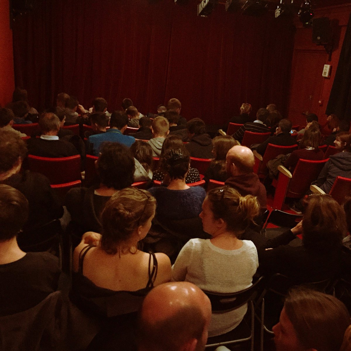 MathildeMoreau's tweet photo. Archi complet ce soir @MatthPench à #Nantes ! 1ère à @Compagnienantes 👏🏼👏🏼👏🏼👍🏼 https://t.co/jGwlpXrhZu