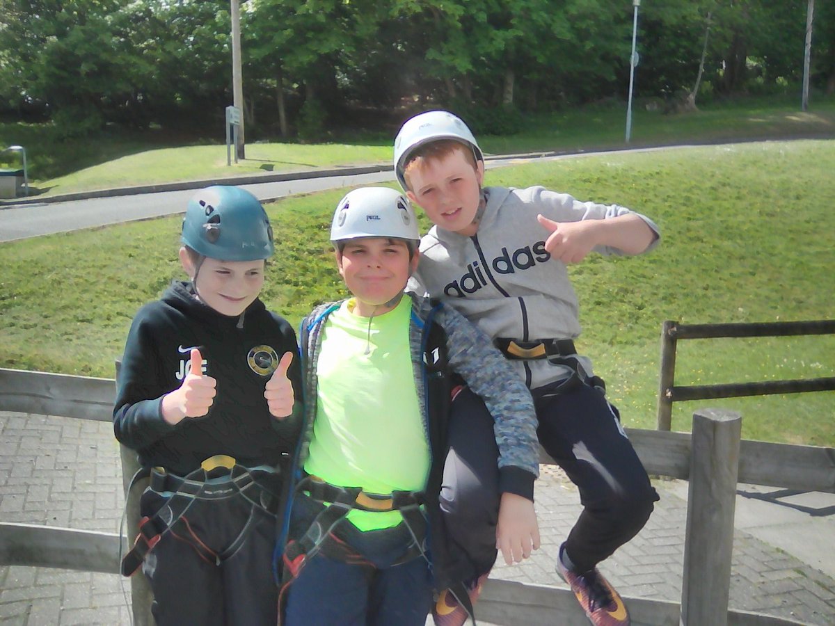 ysgolcominscoch's tweet photo. Diwrnod gwych arall yma yn @glan_llyn. Another fun packed day today. Disco time!! #hwyl #cymraeg #dancingshoes https://t.co/zFiYr6PgVG