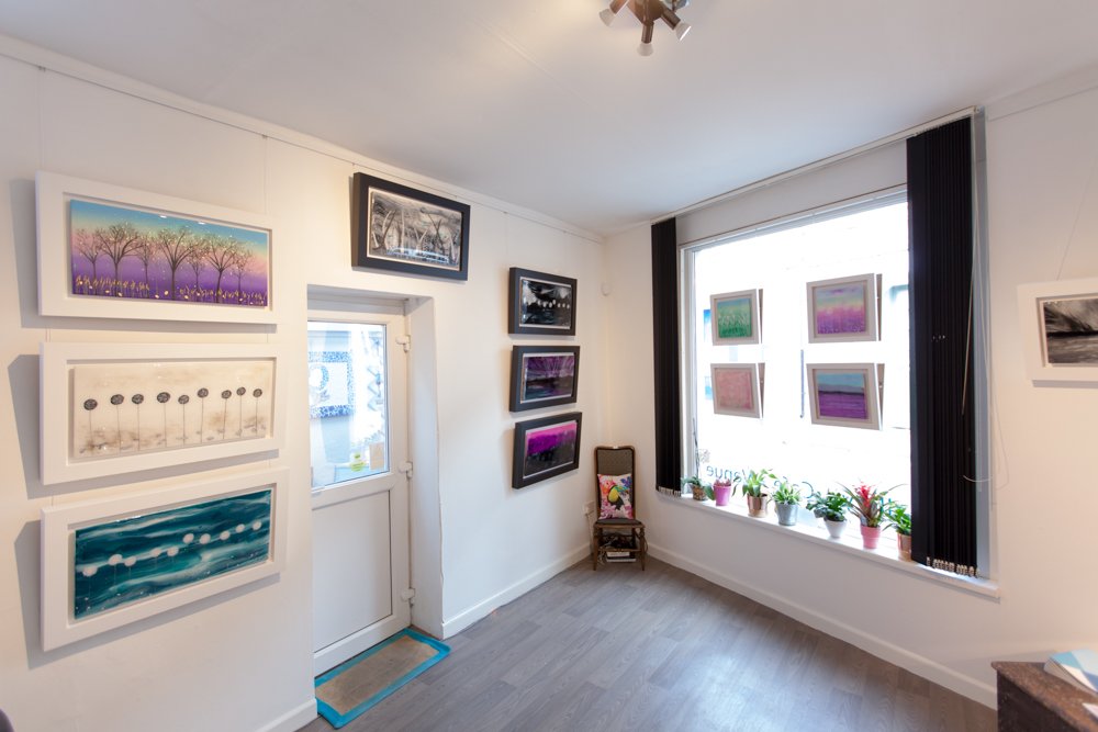 ArtizanGallery's tweet photo. #Tomorrow is Jo West's last day in the #Gallery w/ #Exhibition #EndlessColour coming to a close :( Don't miss this stunning show! https://t.co/y1Xlq1DQHY
