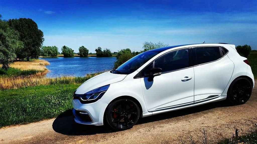TurboRenault's tweet photo. @jacmireijn -  Landscape 🏞

#cliors #turborenault #northernrenault #renaultuk #renaultcliors #renault #hotach #hatchback #carsofinstagram #… https://t.co/NbbiITn4Bf