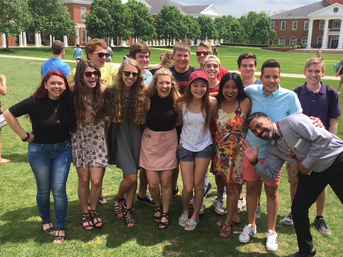 Senior Clap Out featuring <a href="/Dwight_Carter/">Dwight Carter</a>