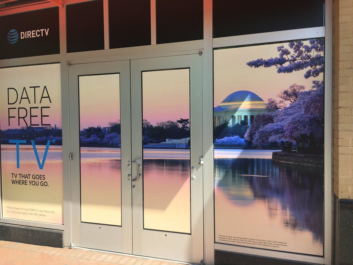 Loving the new window clings at Clarendon!!! #CapStates #lifeatatt @CapStatesDOSTom @CapStatesREx <a href="/RobForsyth3/">Rob Forsyth</a> @dblockclarenDON