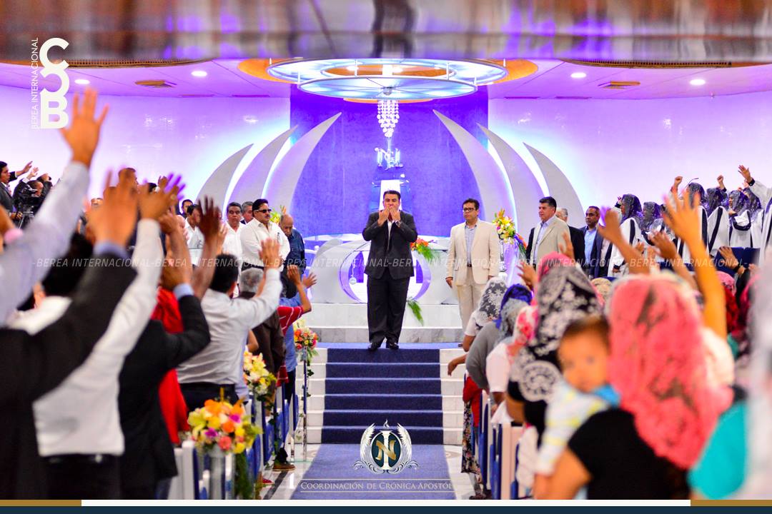 BereaInter's tweet photo. Amoroso ¡Heme aquí! Del Apóstol Naasón en Acapulco

#GiraUniversal2017
#LLDM
#BereaInternacional https://t.co/bQeq74zs5N