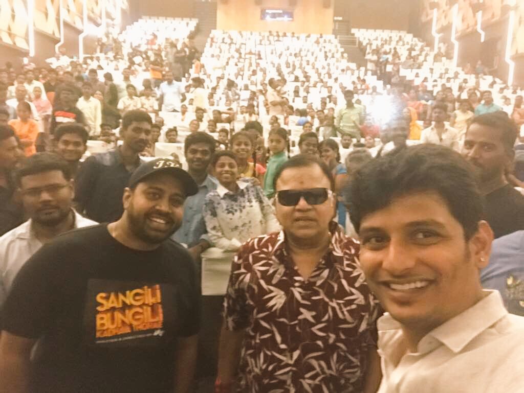 johnmediamanagr's tweet photo. @Actorjiiva @ Madurai ๐๐ฝ Lots of love and support frm people๐#ActorDuthoRadhaRavi
#SangiliBungiliKadhavaThorae #SBKTFrom19thMay https://t.co/QGcafhxtbA