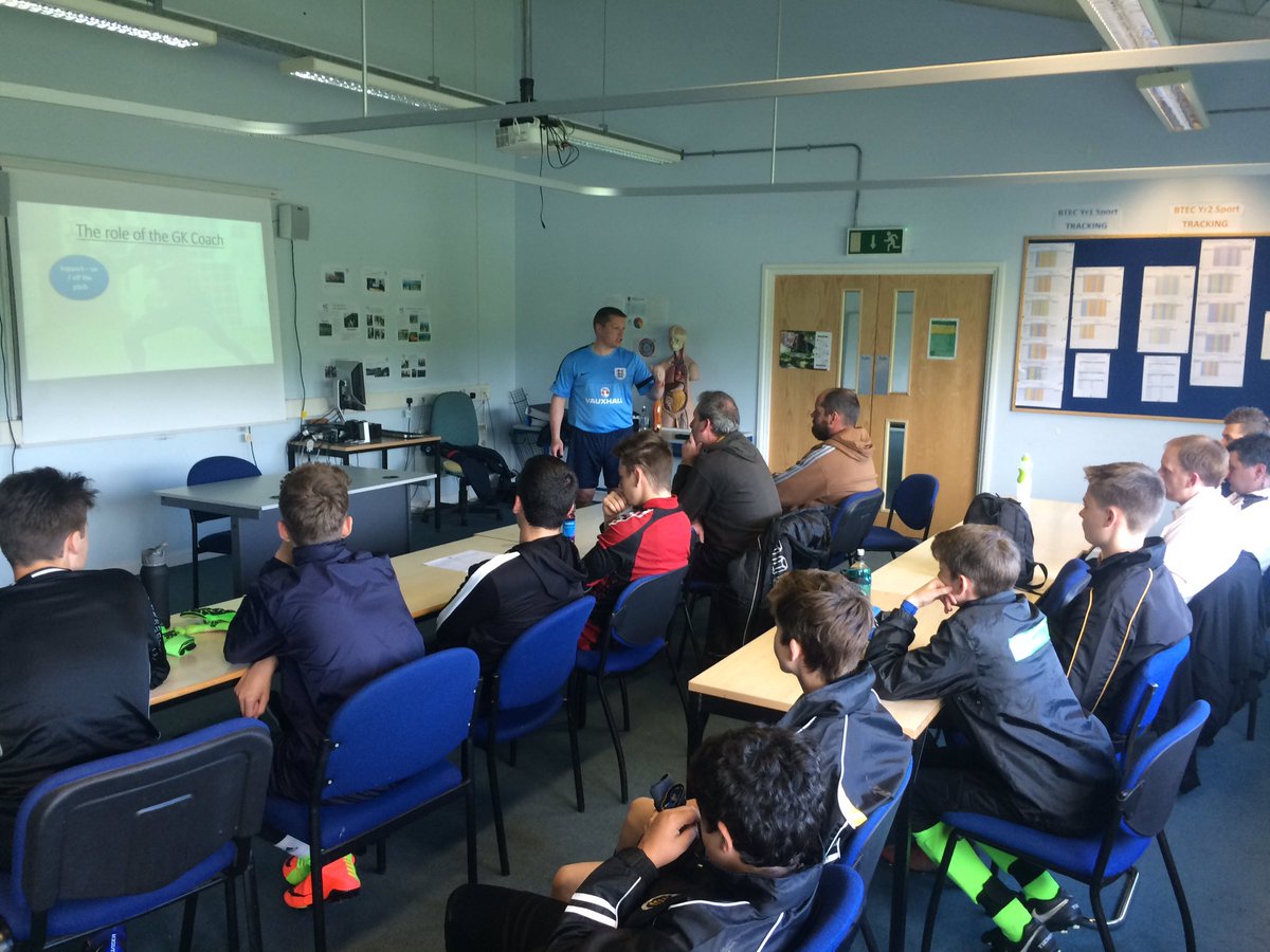 DAUGHTS's tweet photo. Thanks @mgk_1974 for putting on a great Goalkeeping CPD tonight for @cornwallfa 
Thanks to the @CornwallYouthFS GKs for helping out.
Brill! https://t.co/PsSCsrvgww