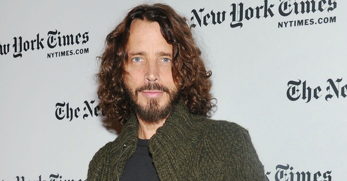 accesshollywood's tweet photo. So heartbreaking. Music legend #ChrisCornell's death has been ruled as suicide. https://t.co/aRFLpiZvDC https://t.co/k7ecveB10r