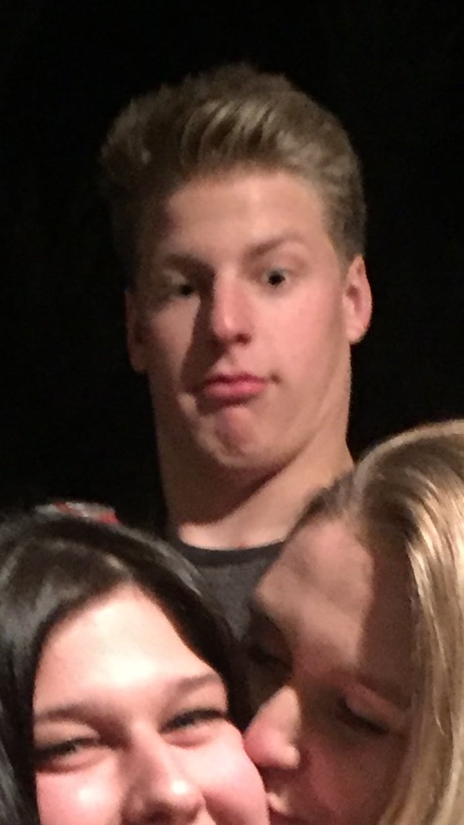 KathrineSmith98's tweet photo. Hahahaa 😂😂 @saremartin @mitchel_corless https://t.co/7aSPwX5aCf