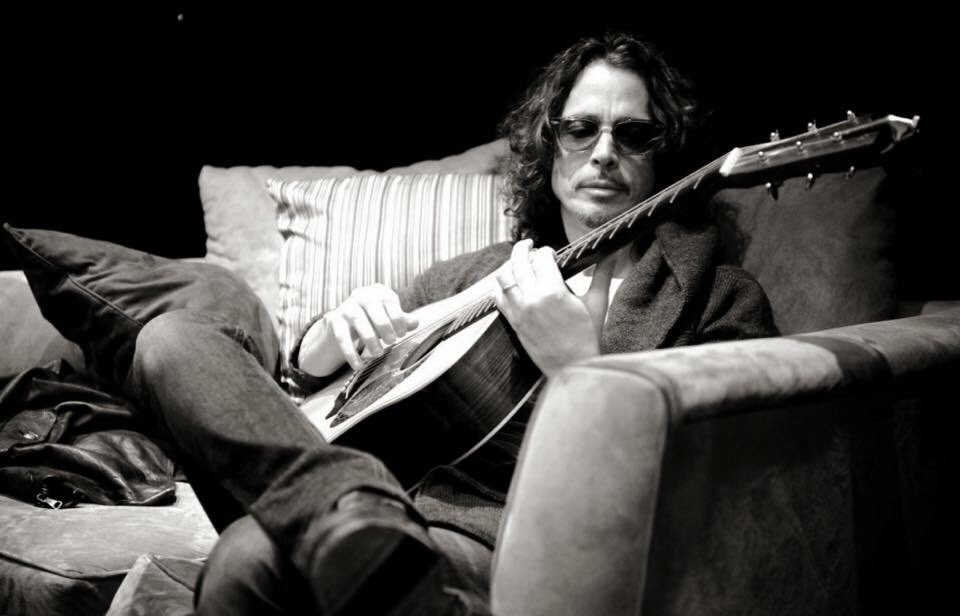 IamJustSharin's tweet photo. #RIPChrisCornell 😢 https://t.co/SbOjFDSPUF