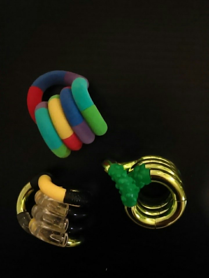 Paintwaterpro's tweet photo. My tangles also came in yesterday! #stimfreely #ADHD #STIMTOY #fidgettoy #tangleJR https://t.co/rOvamDmhGA