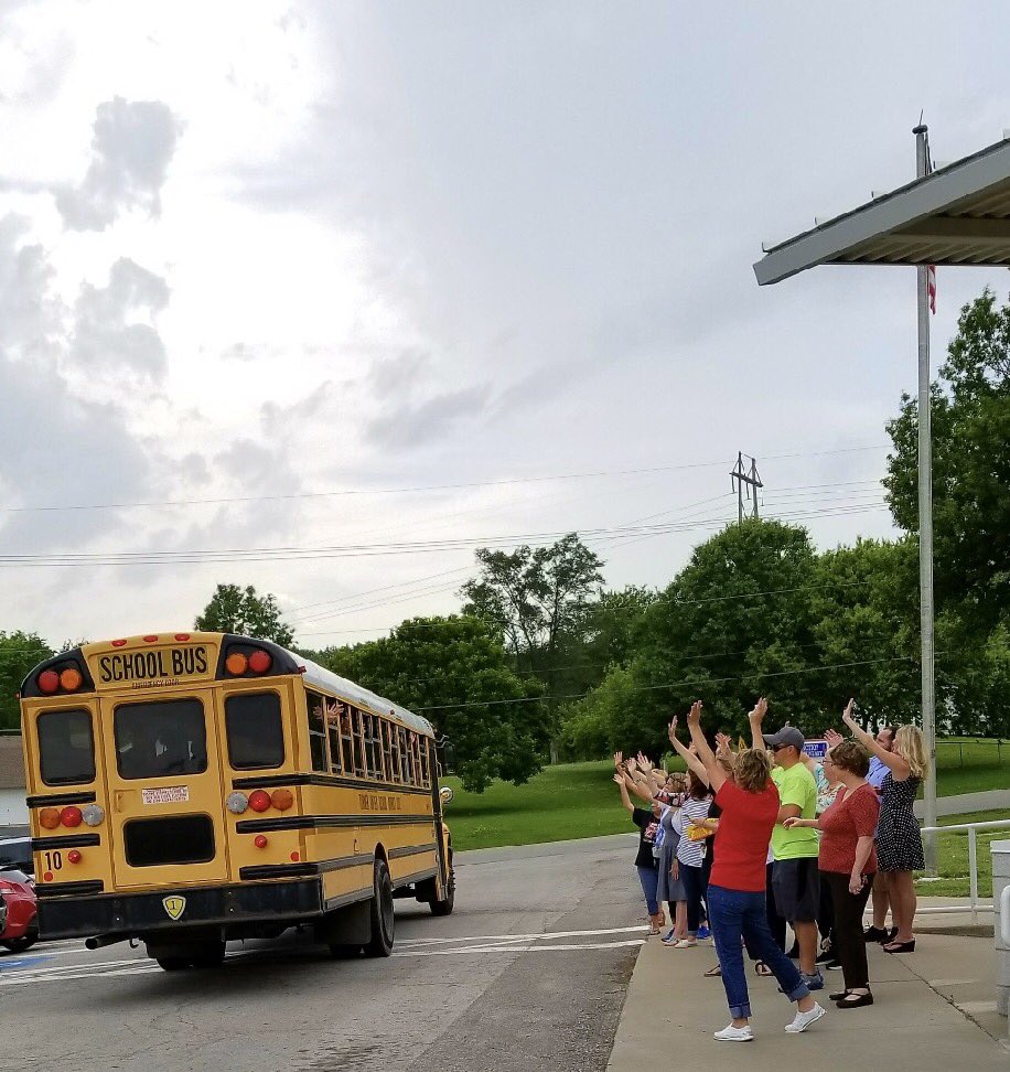 Have a fun summer☀️See you next year! #junctionproud #Turner202Strong <a href="/JunctionUSD202/">Junction Elementary</a>