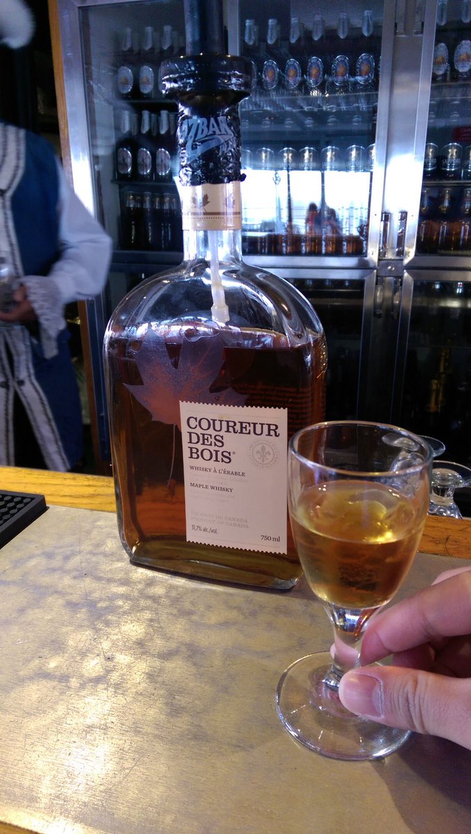 SingleGuyTweet5's tweet photo. Great river cruise on a sunny afternoon. Stunning views, wonderful guide, beer, and maple whiskey. #Quebec #AMLexperience @Croisieres_AML https://t.co/VQgn7BfysT