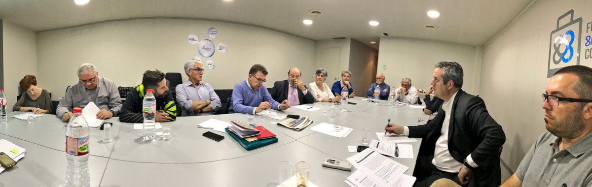 rblasi's tweet photo. Amb @quimforn compartint temes amb els membres del Patronat de la Fundació Barcelona Comerç #comerç #ProjecteBarcelona2019 @GMDemocrataBCN https://t.co/CryG3xGF6M