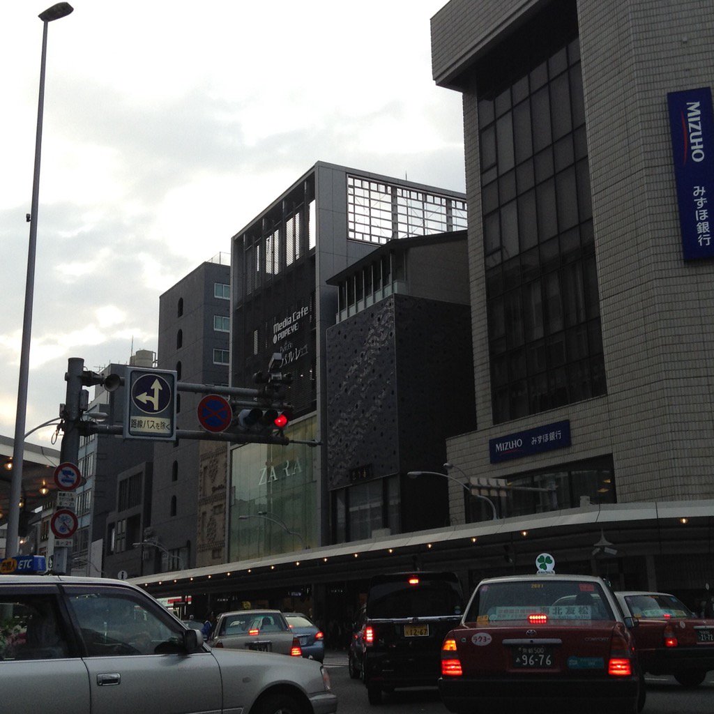 olgag's tweet photo. Zara, en Kyoto #GSWTokyo https://t.co/6gMSV93J4X