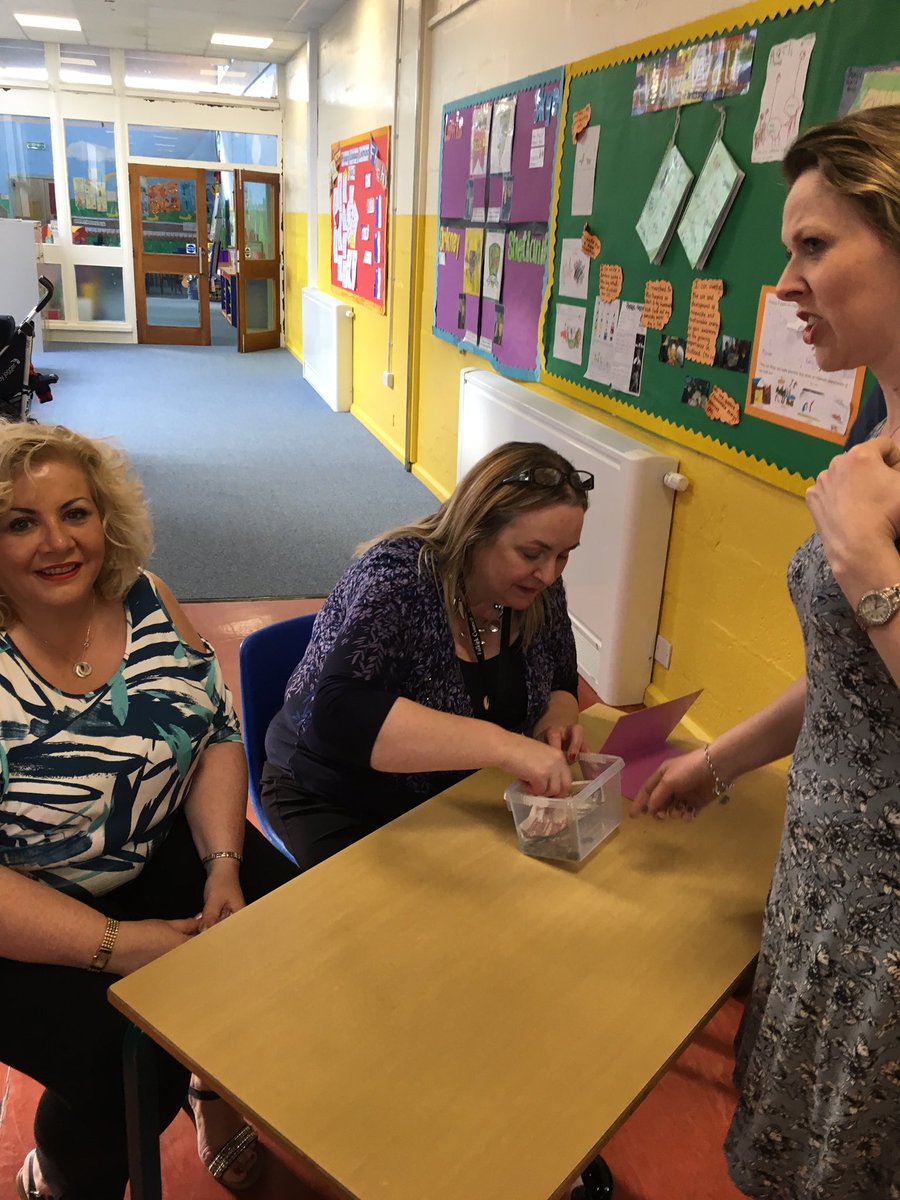 NethermainsDHT's tweet photo. More fun st the Fete! @NethermainsPS @nethermainspta https://t.co/OAOzxDrTFb