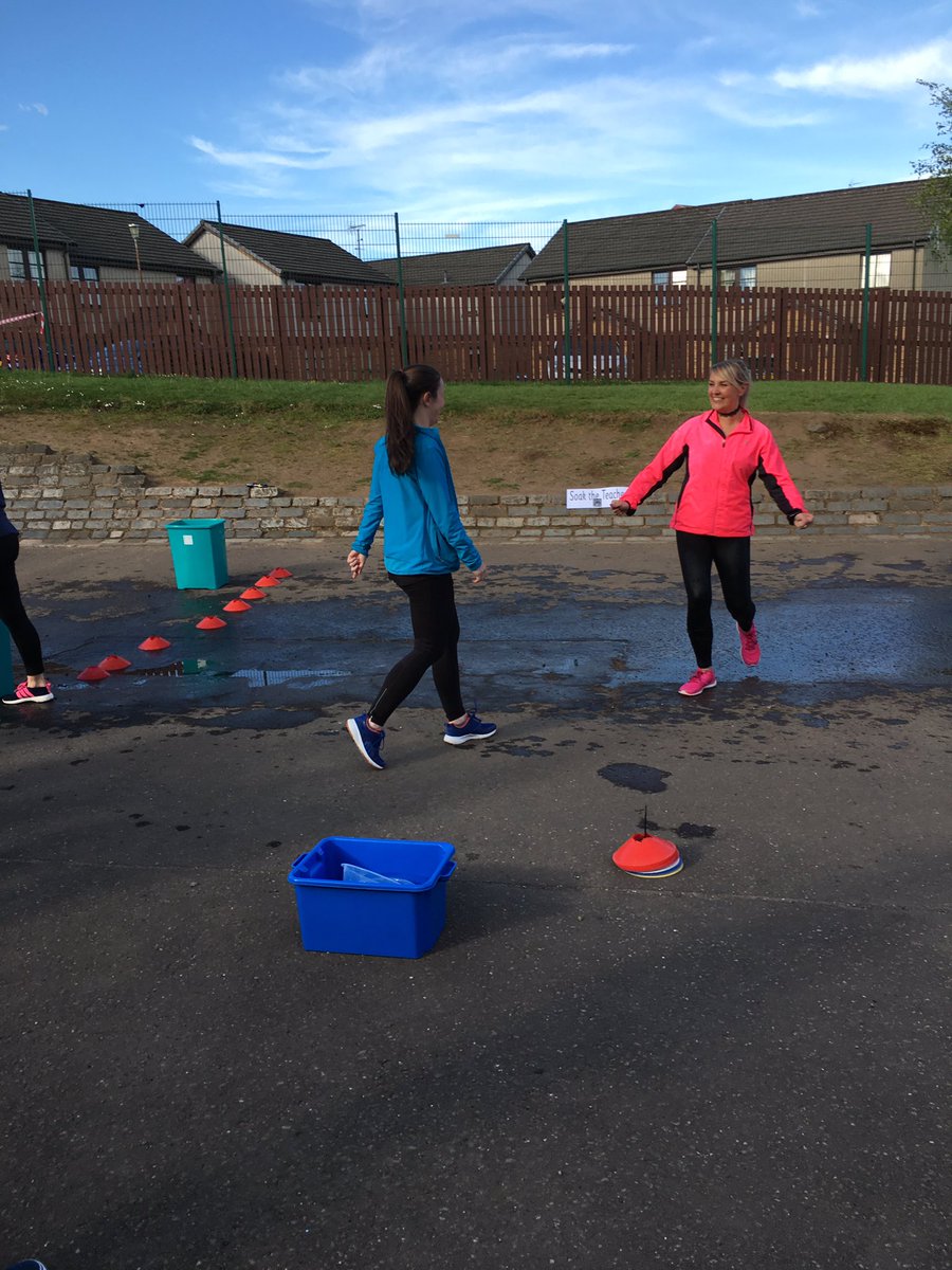 NethermainsDHT's tweet photo. More fun st the Fete! @NethermainsPS @nethermainspta https://t.co/OAOzxDrTFb