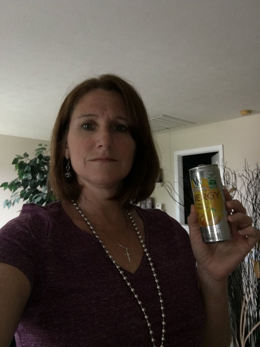 cmmonzingo's tweet photo. Enjoyed the great taste of V 8 fusion energy! Helped me over the 3 pm slump I normally hit!  #tfw #GotItFree  @V8juice https://t.co/jJUy0EPDVa