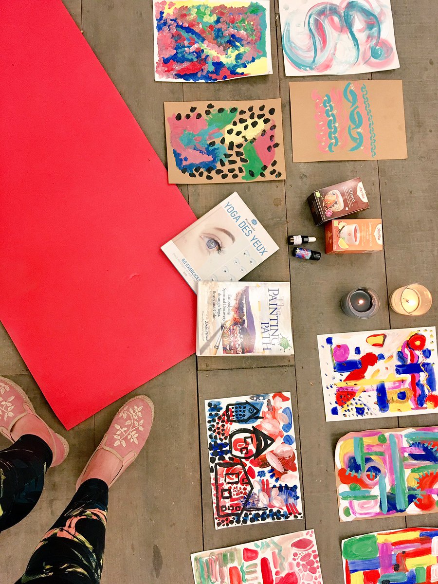 allo_madeleine's tweet photo. Relaxing evening between #yoga, colours &amp; @yogiteaeurope @MOB_BCN - thank you for coming to my workshop combining yoga &amp; painting! https://t.co/SwVCWHWgdi