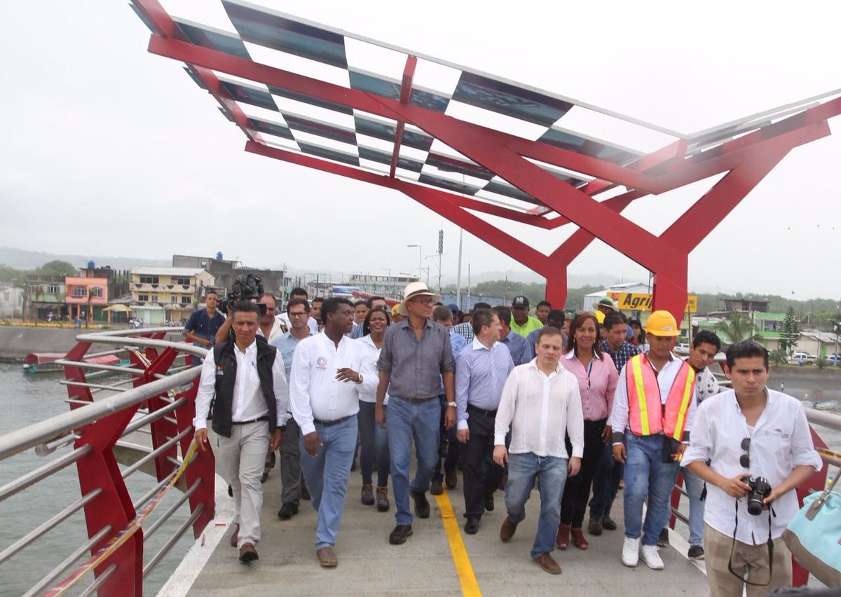 JorgeGlas's tweet photo. ¡Día histórico en Muisne! Inauguramos el puente peatonal que beneficiará a más de 30 mil personas ¡Vamos a potenciar el turismo de la isla! https://t.co/Ly9WxBHUqd