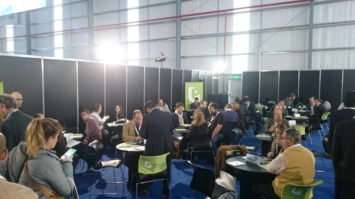leodaglio's tweet photo. Hoy en el marco de #EPIBA2017 en la #RondadeNegocios con + de 100 empresas y 300 entrevistas @AORARG @InfoRedParques https://t.co/SjOJyNYYlM