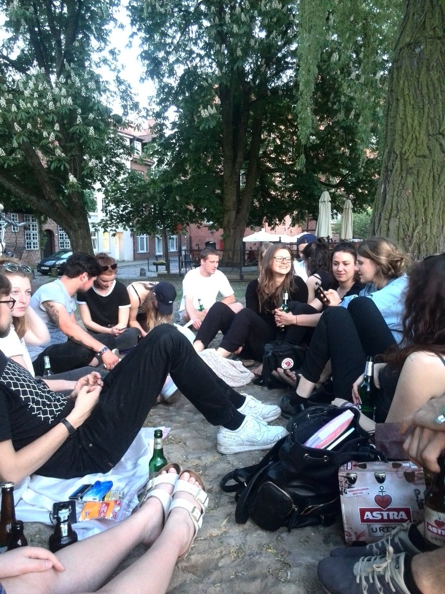 Nach einem produktiven Treffen kollektives Cornern am Stint. #lunaticfestival #lunatic2017 #teamvermittlung #erstdiearbeitdanndasvergnügen